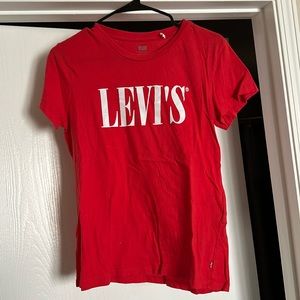Levi’s tee